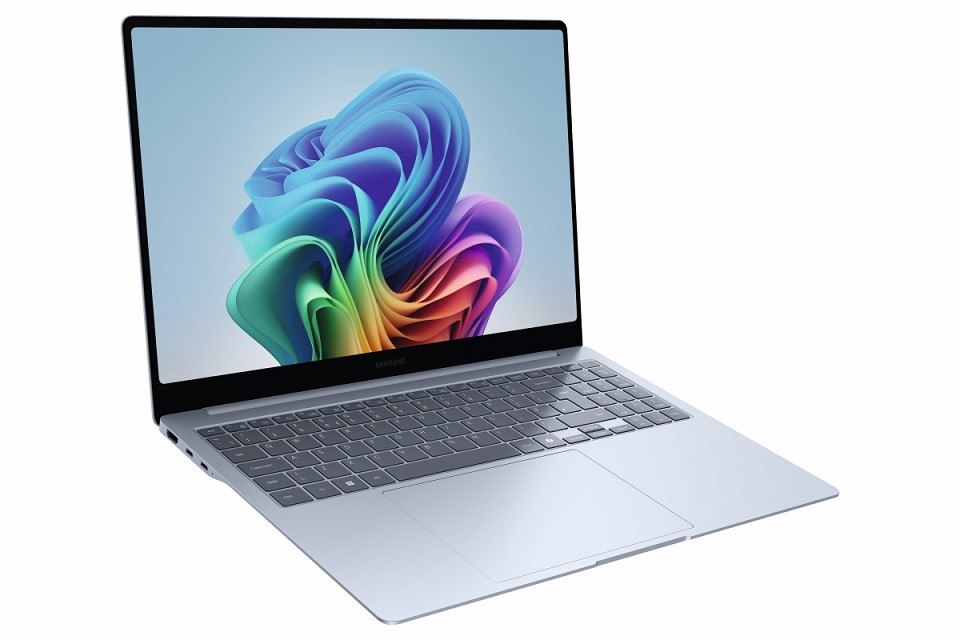 SAMSUNG Galaxy Book Edge 16 40.6cm (16″) Snapdragon X Elite 16GB 1TB W11